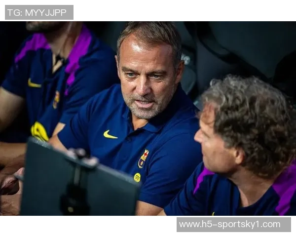 拉菲尼亚缺席训练情况堪忧孔德相对较好引发关注 拉菲尼亚缺席训练情况堪忧孔德相对较好引发关注